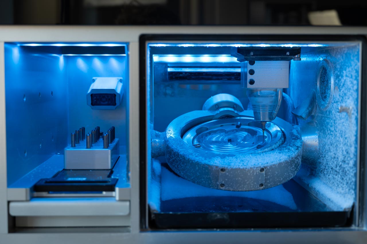 Kronen im Frontzahnbereich