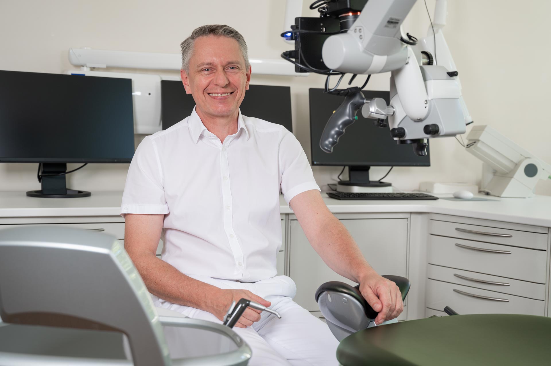 Dr. Christoph Huhn, Zahnarzt in Dessau | Endodontie und CMD-Behandlung